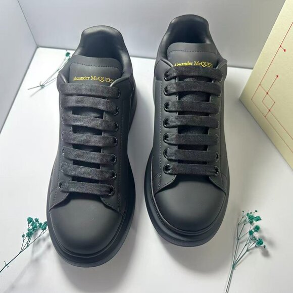 Alexander McQueen Black Men's Sneakers - Picture 3 of 6